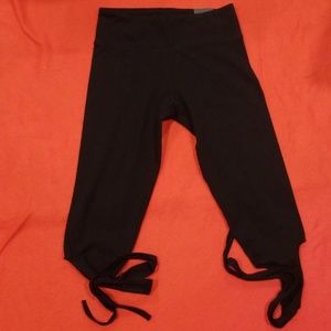 VS Sport Capri Yoga Pants Size S/P